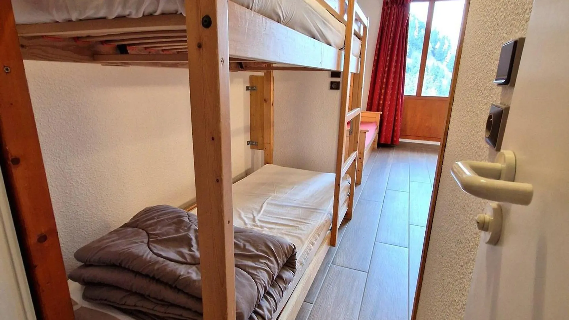 Studio Au Coeur De La Station Avec Terrasse, Skis Aux Pieds, Pour 4 Personnes - Fr-1-265-346 Modane France