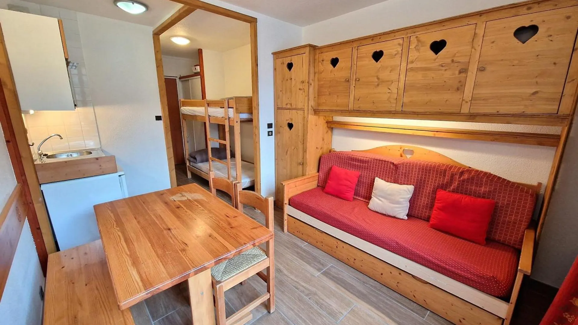 Studio Au Coeur De La Station Avec Terrasse, Skis Aux Pieds, Pour 4 Personnes - Fr-1-265-346 Modane Apartment